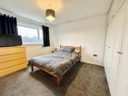 4 bedroom detached house to rent - Photo 5