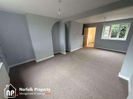 South Walsham, NR13 - Photo 2