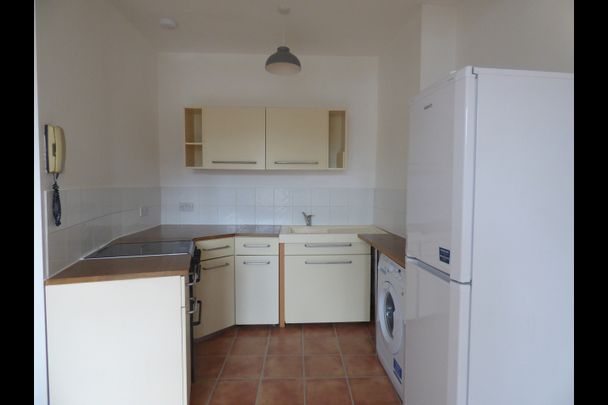 1 Bed Flat, Rushey Green, SE6 - Photo 1