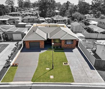 27 Larapinta Crescent, St Helens Park, NSW 2560 - Photo 1