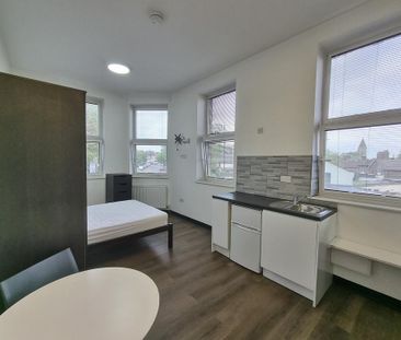 Studio to rent - Photo 2