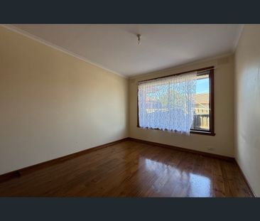 3/48 Geach Street, Dallas, Vic 3047 - Photo 4