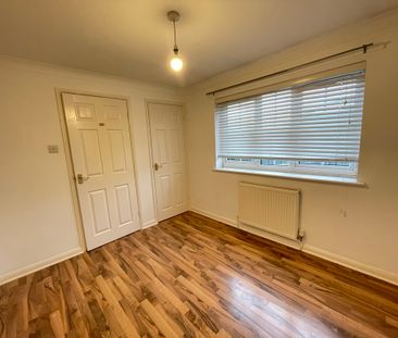 3 bedroom Detached House to let - Photo 6
