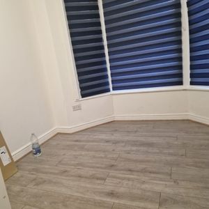 Studio Flat, Park Avenue Road, N17 - Photo 2