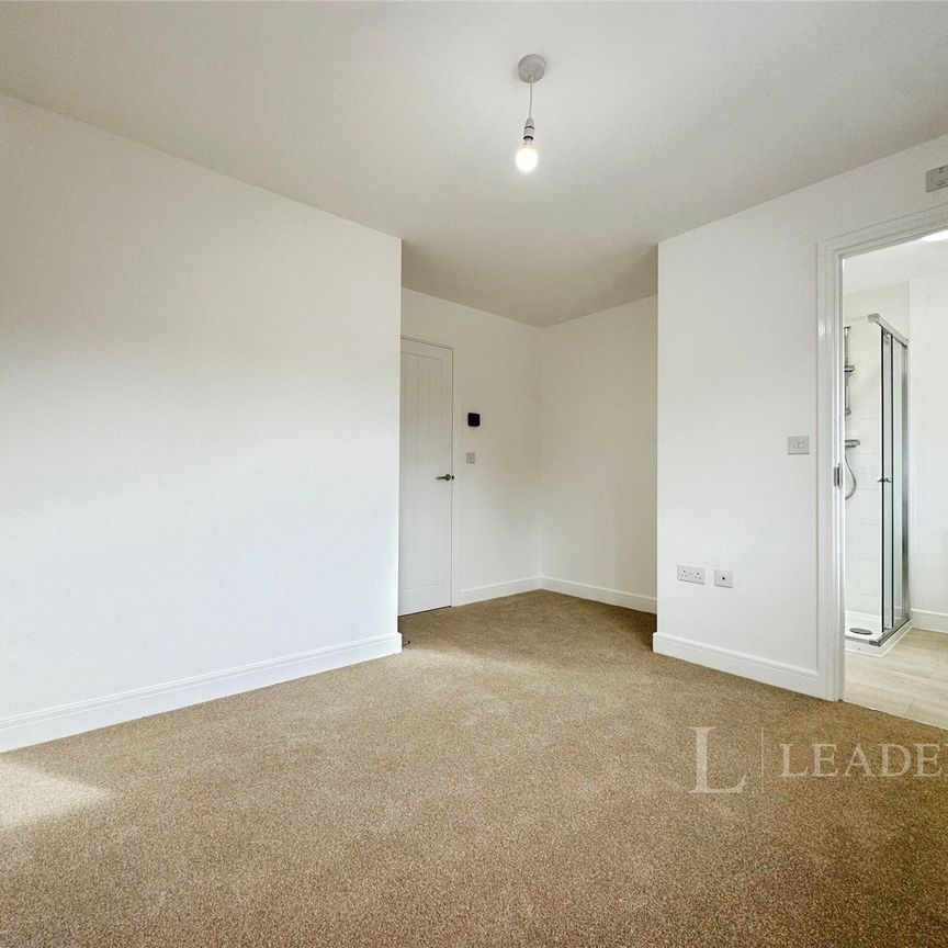 3 bedroom house to rent Chiffchaff Way, Wymondham, Norfolk, NR18 - Photo 1