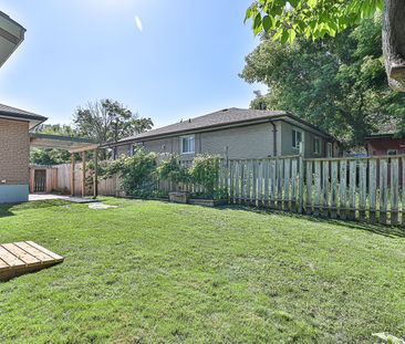 For Lease - 225 Septonne Avenue Unit# B, Newmarket, Ontario - Photo 5