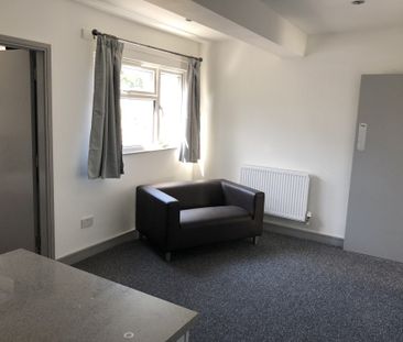 Flat 3 - 4 Hobson Road, Selly Oak, Birmingham, B29 7QA - Photo 3