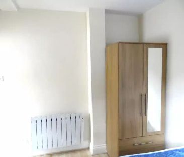 1 Bedroom Flat - Photo 3