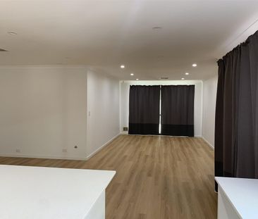 FAMILY HOME IN ROSSMOYNE HIGH SCHOOL ZONE - Photo 2