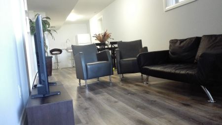 For Lease - 62 Sunnypoint Crescent Unit# Lower A, Toronto, Ontario - Photo 3