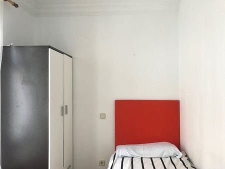 Avenida de los Toreros, Madrid, Community of Madrid 28028 - Photo 5