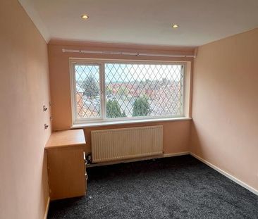 4 bedroom terraced house to rent - Photo 6