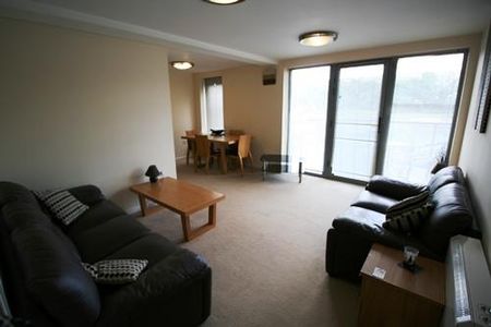2 bedroom flat to rent - Photo 3