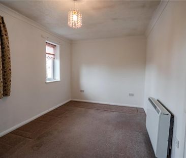 2 bedroom semi-detached house to rent - Photo 5