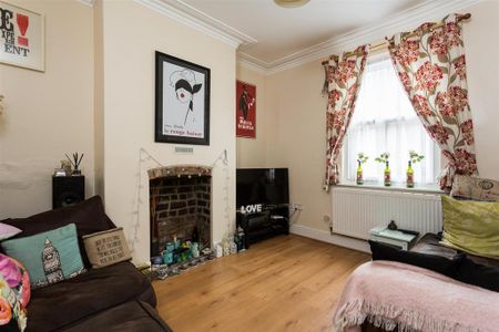 3 bedroom detached house to rent - Photo 5