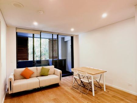 1 Wattle St, Sydney - Photo 3