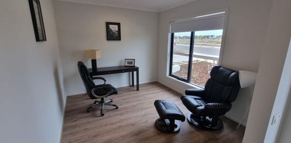 Manor Lakes - Photo 2