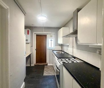 £725 PCM, Furnished One Bedroom Basement Flat in Penarth Road, Gran... - Photo 5