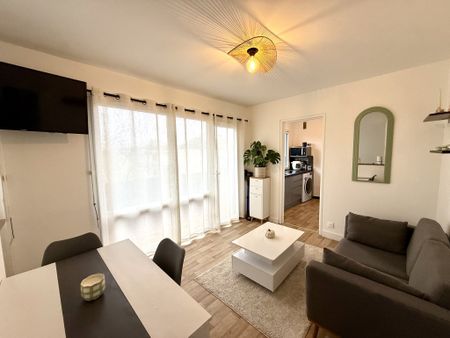 Studio meublé avec grand balcon - Photo 2