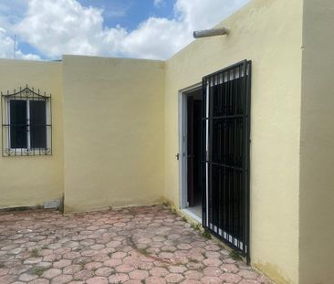 Amplia casa de una planta en renta con opción para oficina en Villa... - Photo 3