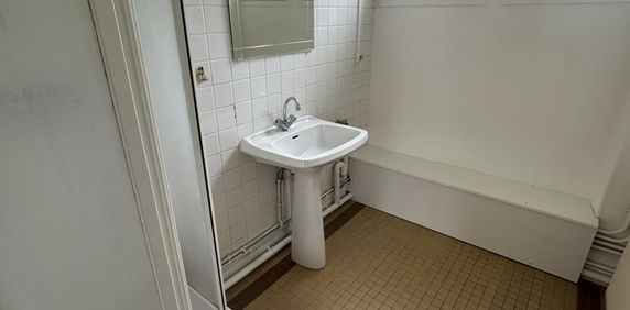 Location Appartement 2 pièces 44m² LE CREUSOT 71200 - Photo 2