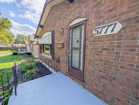 5777 Sunnylea Cres, Niagara Falls - 3 Bedroom House - Photo 5