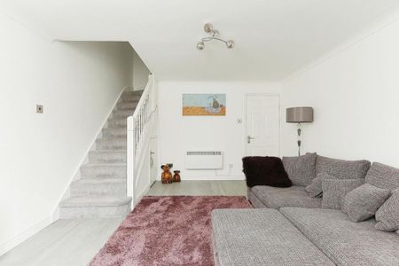 2 bedroom terraced house to rent - Photo 3