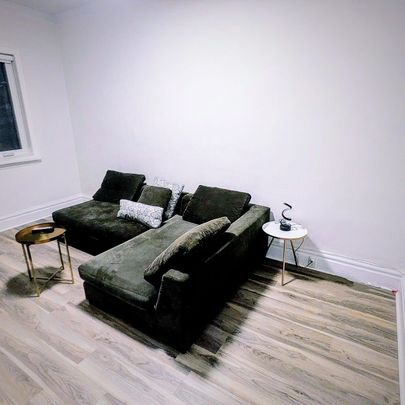 For Lease - 206 Bathurst Street, Toronto, Ontario - Photo 1