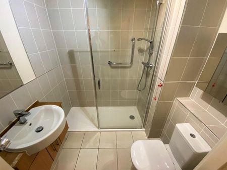 1 bedroom Flat To Let - Photo 4