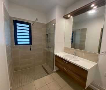 Location Appartement 3 pièces 65m² STE MARIE 97438 - Photo 5