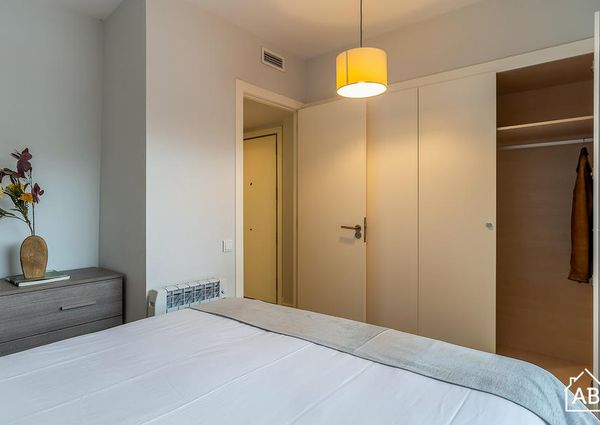 Modern 2-Bedroom Apartment in Poblenou with Balcony