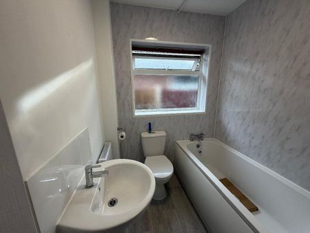 2 bedroom bungalow to rent - Photo 3