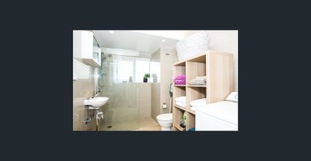 Fully Furnished Two Bedroom Apartment In Perfect Location - Photo 2