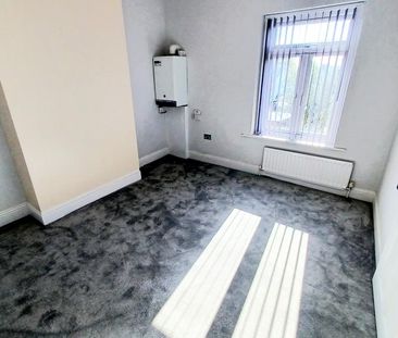 3 bedroom terraced house to rent - Photo 4