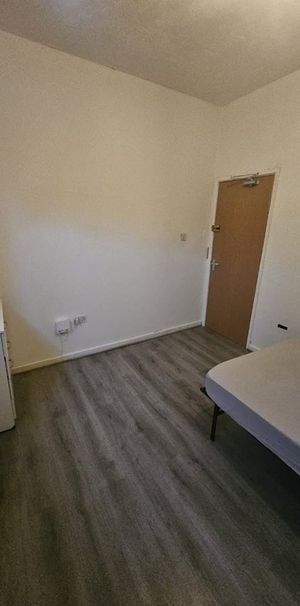 Room in a Shared House, High Street, B66 - Photo 1