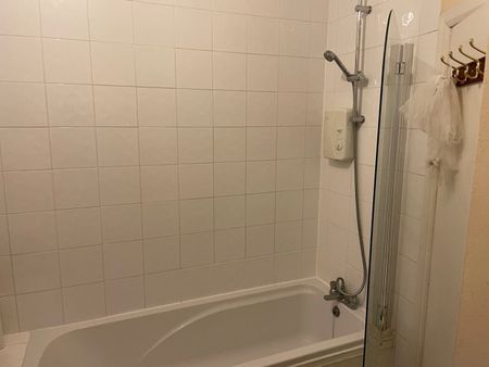 1 Bed Semi-Detached House, Brownlow Road, N11 - Photo 5