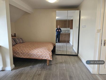 Studio to rent - Photo 3