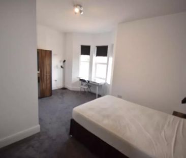 6 Beds - Property - - Photo 3