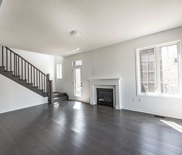 For Lease - 1483 Mockingbird Square, Pickering, Ontario - Photo 1