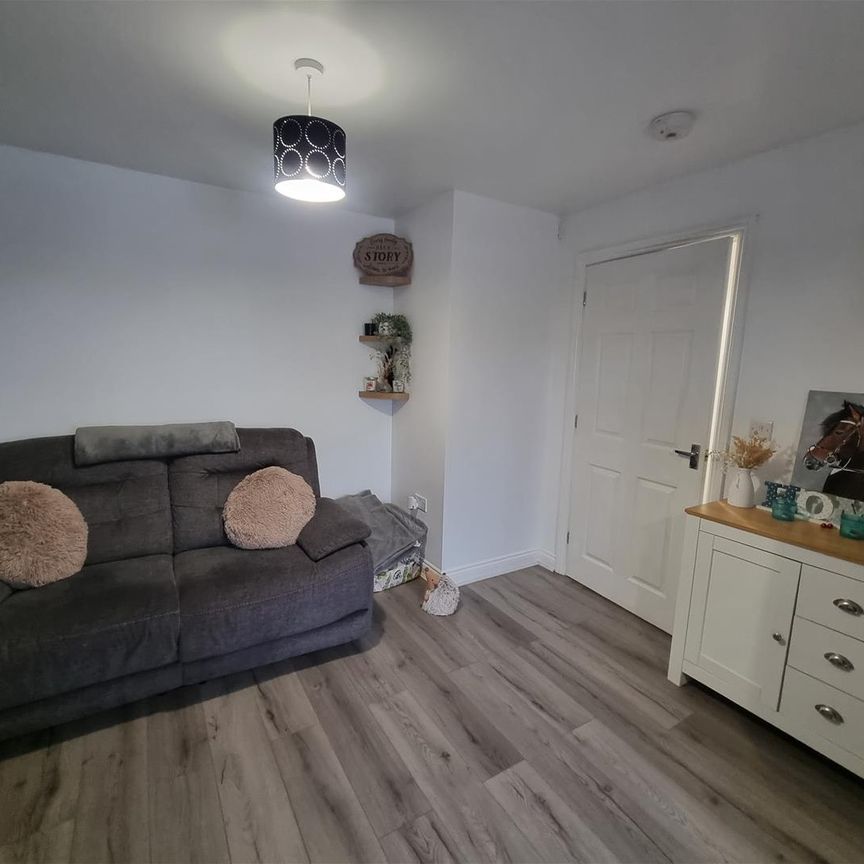 Meendhurst Road, Cinderford - Photo 1