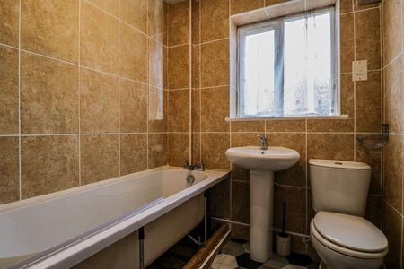 Kestrel Drive, Coppenhall, Crewe, CW1 - Photo 4