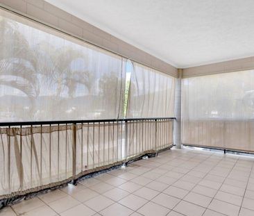 TWO BEDROOM UNIT - CLOSE TO LOCAL SHOPS AND SCHOOLS - Photo 3
