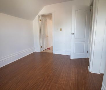 Spacious 2 Bedroom Unit in Niagara Falls! - Photo 5