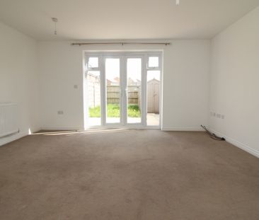 3 Bedroom Town House - Photo 1