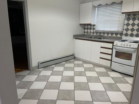 For Lease - 2 La Rose Avenue Unit# Upper Floor, Toronto, Ontario - Photo 3