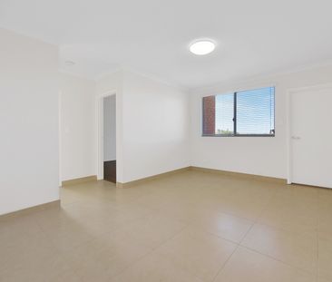Newly renovated 2 bedroom unit in the heart of merrylands - Photo 3