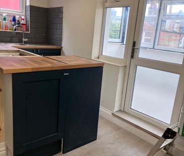 2 Bed Maisonette, Yewfield Road, NW10 - Photo 2