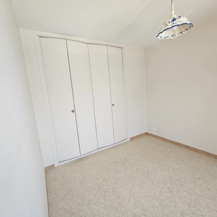 Location Appartement 2 pièces 26m² ROMANS SUR ISERE 26100 - Photo 1