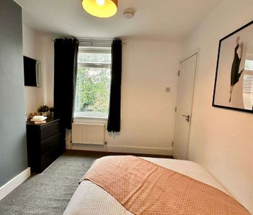 Modern Central Kettering HMO – Spacious Rooms & All Bills Included! - Photo 6