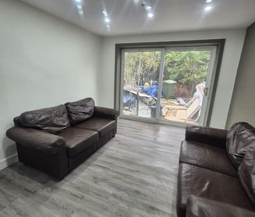 5 Bed Terraced House, Moorland Road, SW9 - Photo 4